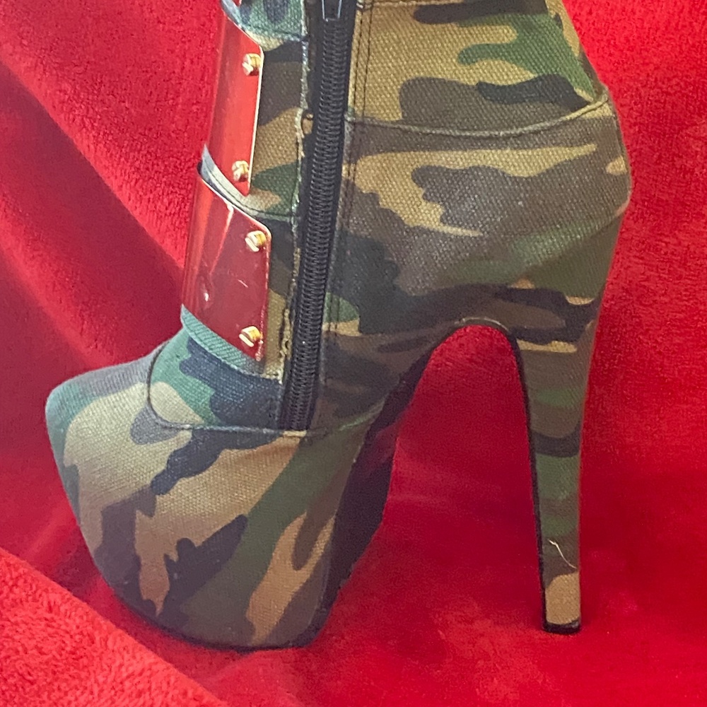 Privileged Dragonar Army Platform Bootie varied sizes - Picture 4 of 9